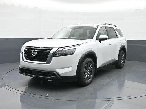 2025 Nissan Pathfinder SV 4WD