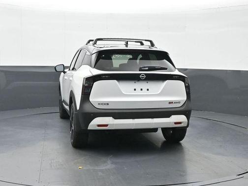 2026 Nissan Kicks SR