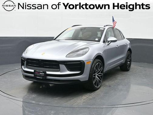 2025 Porsche Macan Base