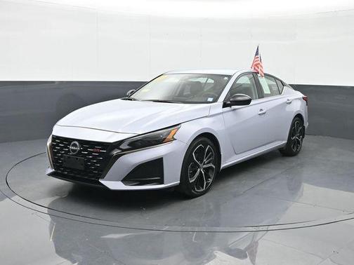 2023 Nissan Altima SR FWD