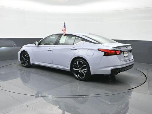 2023 Nissan Altima SR FWD