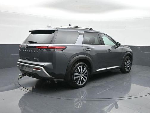 2022 Nissan Pathfinder Platinum 4WD