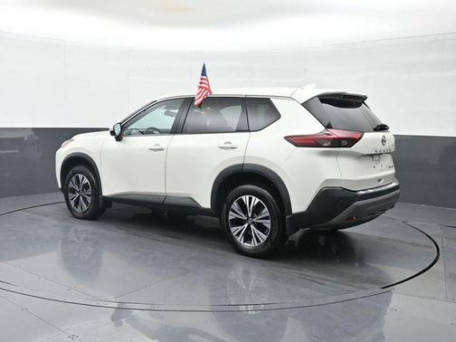 Pearl White Tricoat 2021 Nissan Rogue SV