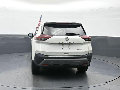 Pearl White Tricoat 2021 Nissan Rogue SV