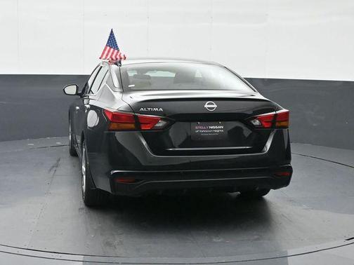 Super Black 2023 Nissan Altima S FWD