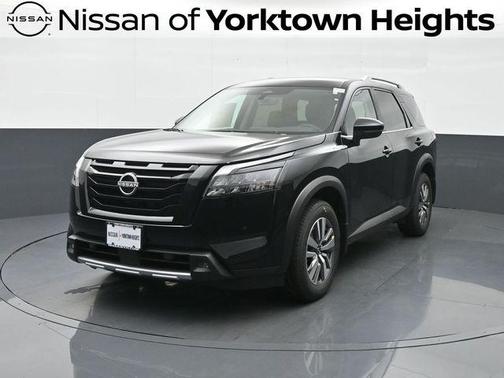 2025 Nissan Pathfinder SL 4WD