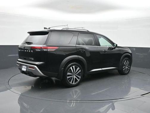 2022 Nissan Pathfinder Platinum 4WD