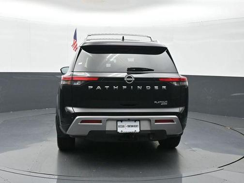 2022 Nissan Pathfinder Platinum 4WD