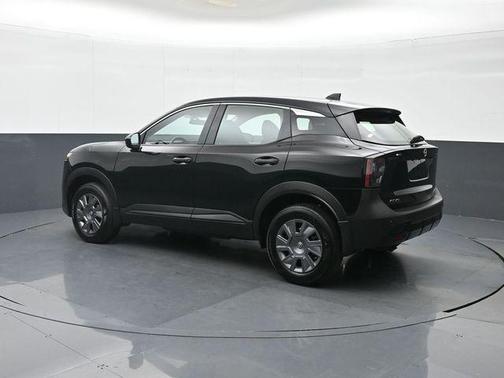Super Black 2025 Nissan Kicks S