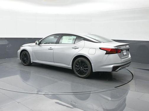 Brilliant Silver Metallic 2025 Nissan Altima 2.5 SV