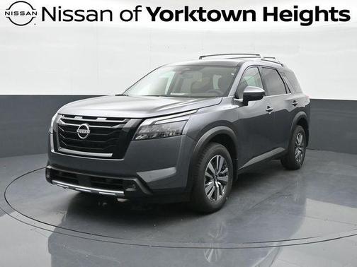 2025 Nissan Pathfinder SL 4WD