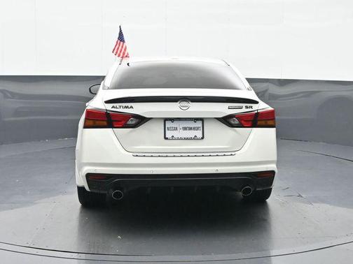 2022 Nissan Altima SR Intelligent AWD