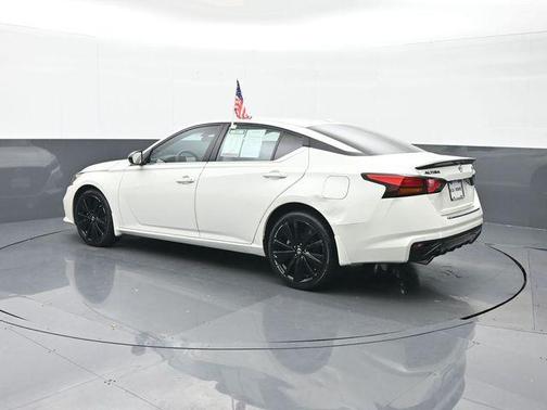 2022 Nissan Altima SR Intelligent AWD