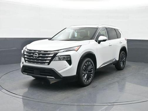 Everest White Pearl Tricoat 2026 Nissan Rogue Platinum