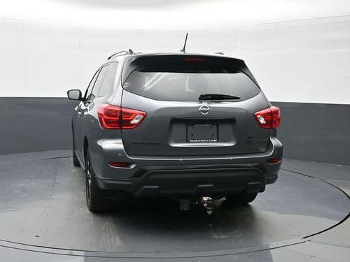 2018 Nissan Pathfinder SL