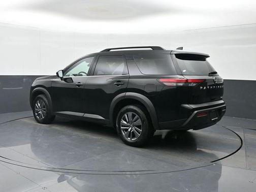 2024 Nissan Pathfinder SV 4WD