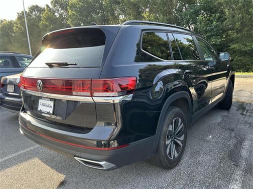 2024 Volkswagen Atlas 2.0T SE
