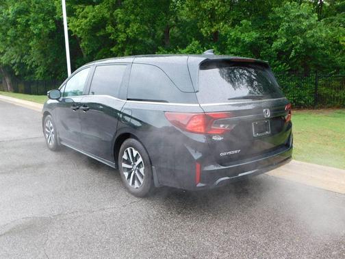 Crystal Black Pearl 2025 Honda Odyssey EX-L