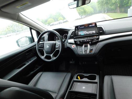Crystal Black Pearl 2025 Honda Odyssey EX-L