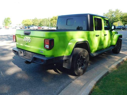Limited Edition Gecko Clearcoat 2021 Jeep Gladiator Overland