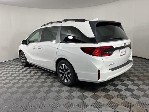 Platinum White Pearl 2026 Honda Odyssey EX-L