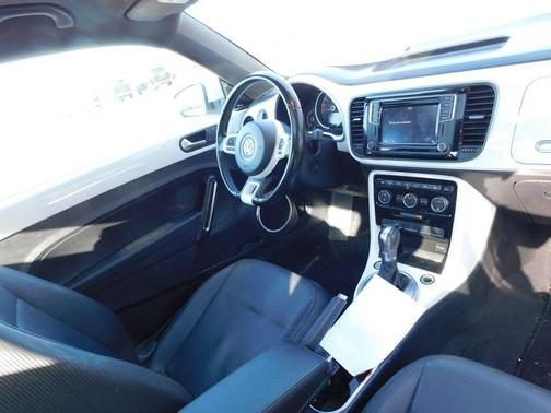 2018 Volkswagen Beetle 2.0T SE