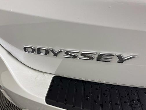 Platinum White Pearl 2026 Honda Odyssey Touring
