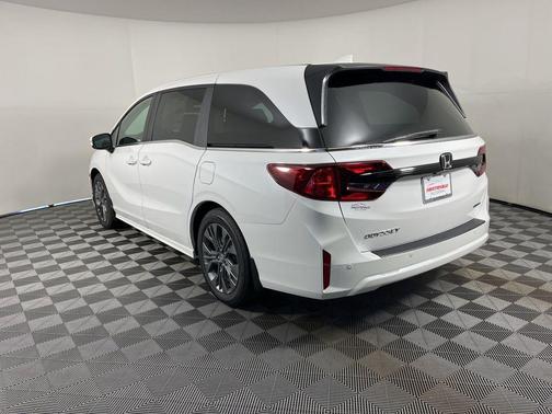 Platinum White Pearl 2026 Honda Odyssey Touring