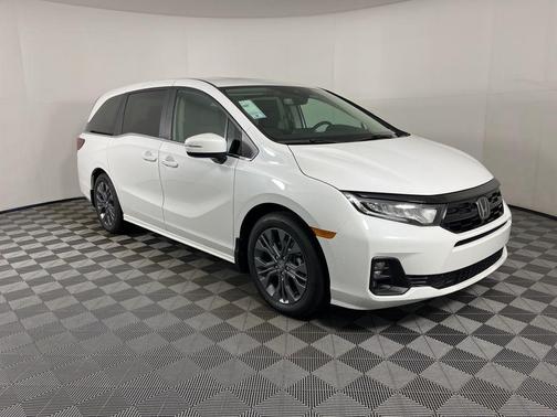 Platinum White Pearl 2026 Honda Odyssey Touring