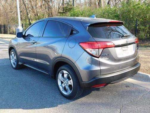 Modern Steel Metallic 2022 Honda HR-V LX