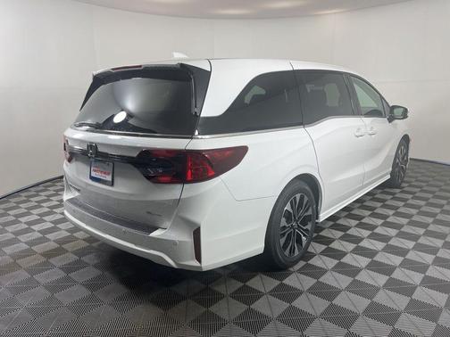Platinum White Pearl 2026 Honda Odyssey Elite