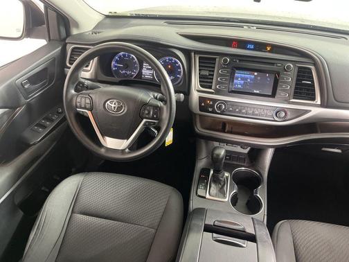 2018 Toyota Highlander LE
