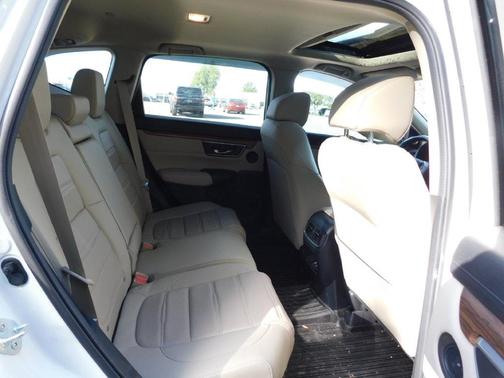 Platinum White Pearl 2022 Honda CR-V Hybrid Touring