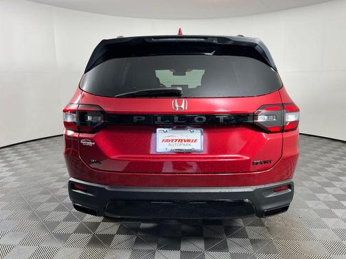 Radiant Red Metallic II 2026 Honda Pilot Sport