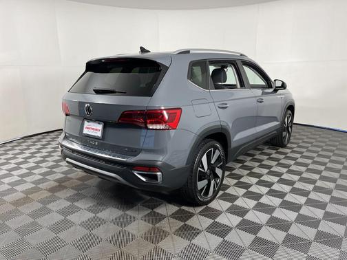 2024 Volkswagen Taos 1.5T SEL