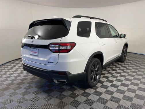 2025 Honda Pilot Sport