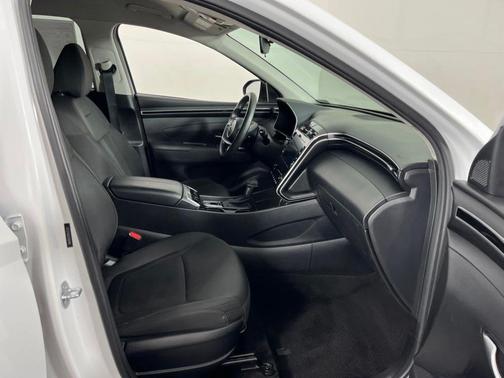 White Pearl 2024 Hyundai TUCSON SEL
