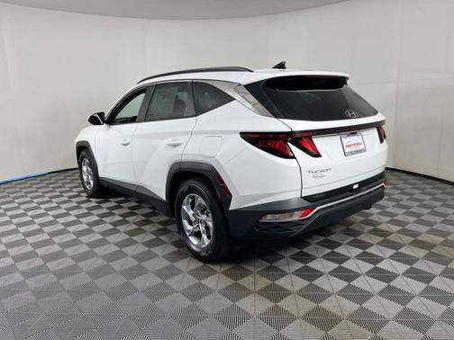 White Pearl 2024 Hyundai TUCSON SEL