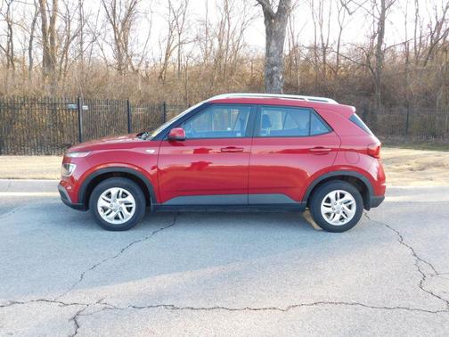 2020 Hyundai VENUE SEL