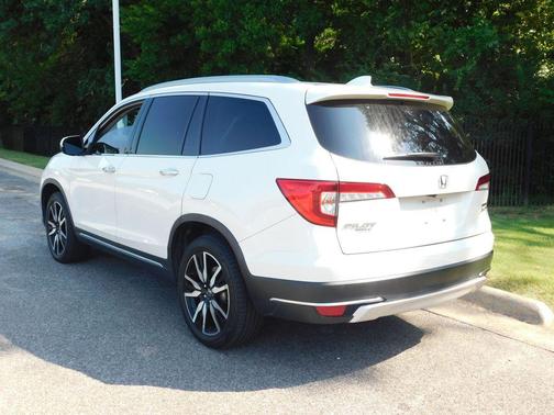 2019 Honda Pilot Touring 8-Passenger