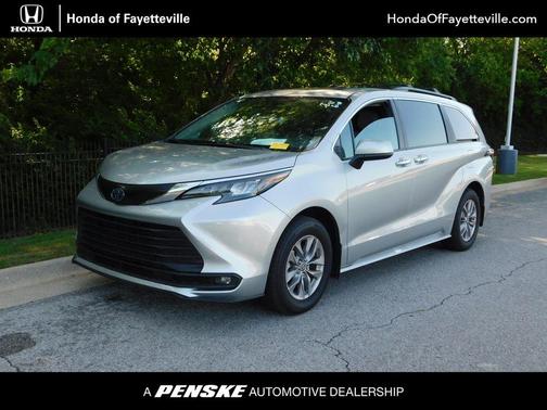 Celestial Silver Metallic 2025 Toyota Sienna XLE