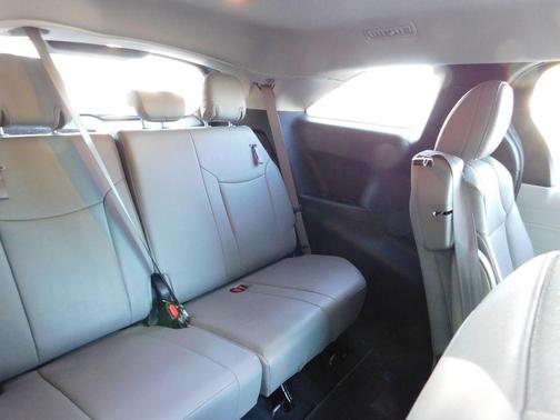 Celestial Silver Metallic 2025 Toyota Sienna XLE