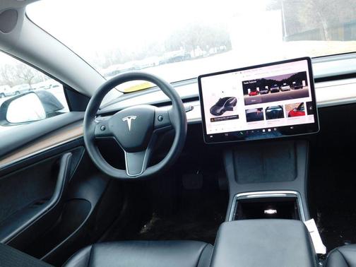 2023 Tesla Model 3 Base