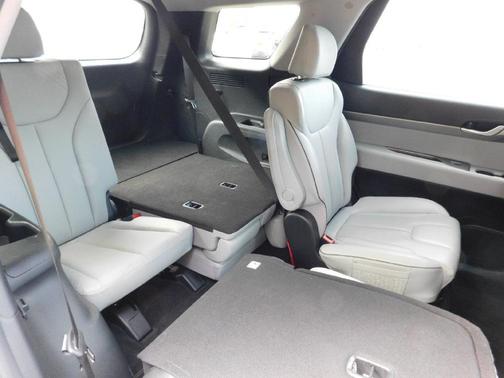Silver 2024 Hyundai PALISADE SEL