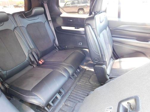Diamond Black 2024 Jeep Grand Cherokee L Laredo