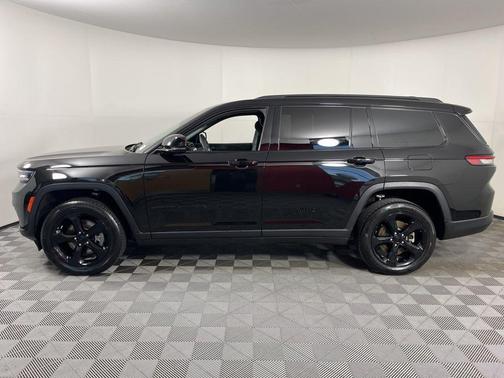 Diamond Black 2024 Jeep Grand Cherokee L Laredo