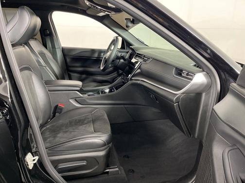 Diamond Black 2024 Jeep Grand Cherokee L Laredo