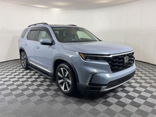 Sonic Gray Pearl 2024 Honda Pilot Elite