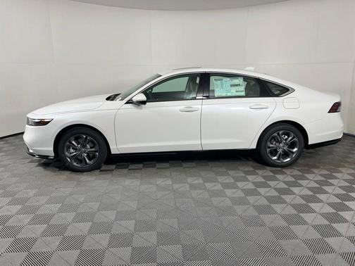 Platinum White Pearl 2026 Honda Accord Hybrid EX-L