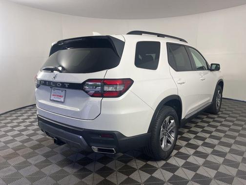 Platinum White Pearl 2026 Honda Pilot EX-L